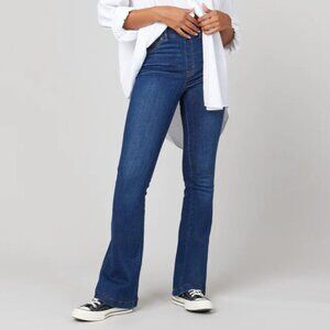 New! Spanx Petite SPANXshape™ EveryWear Flare Stretch Jeans 20327Q